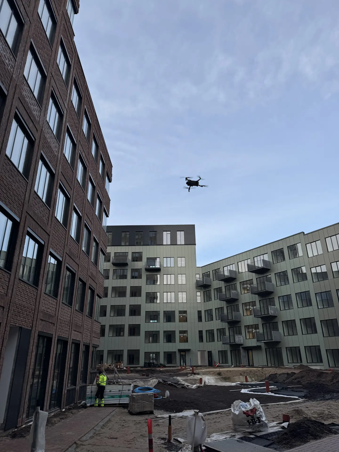 Droneflyvning ved byggeri og facadeinspektion